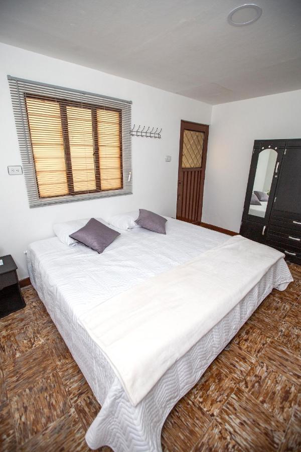 Komodo Alojamiento- Hostal Autoservicio - Ubicado Muy Cerca Al Centro Historico -Habitaciones Con Bano Privado, Wifi , Cama 2X2 Popayan Exteriör bild