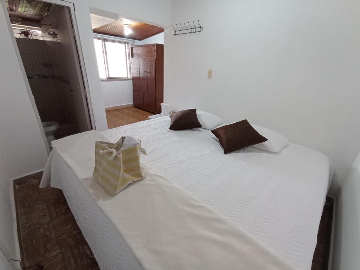 Komodo Alojamiento- Hostal Autoservicio - Ubicado Muy Cerca Al Centro Historico -Habitaciones Con Bano Privado, Wifi , Cama 2X2 Popayan Exteriör bild