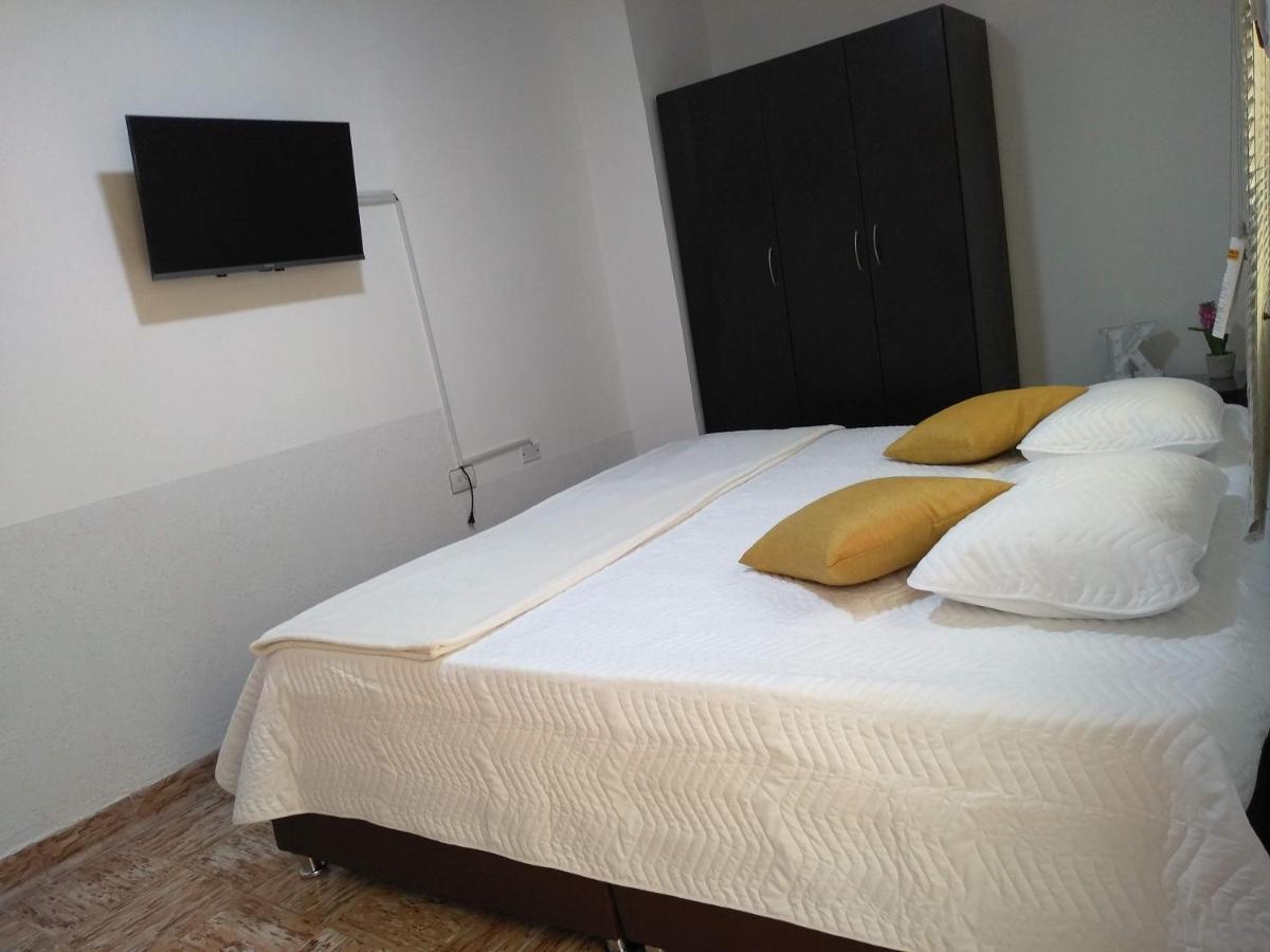 Komodo Alojamiento- Hostal Autoservicio - Ubicado Muy Cerca Al Centro Historico -Habitaciones Con Bano Privado, Wifi , Cama 2X2 Popayan Exteriör bild