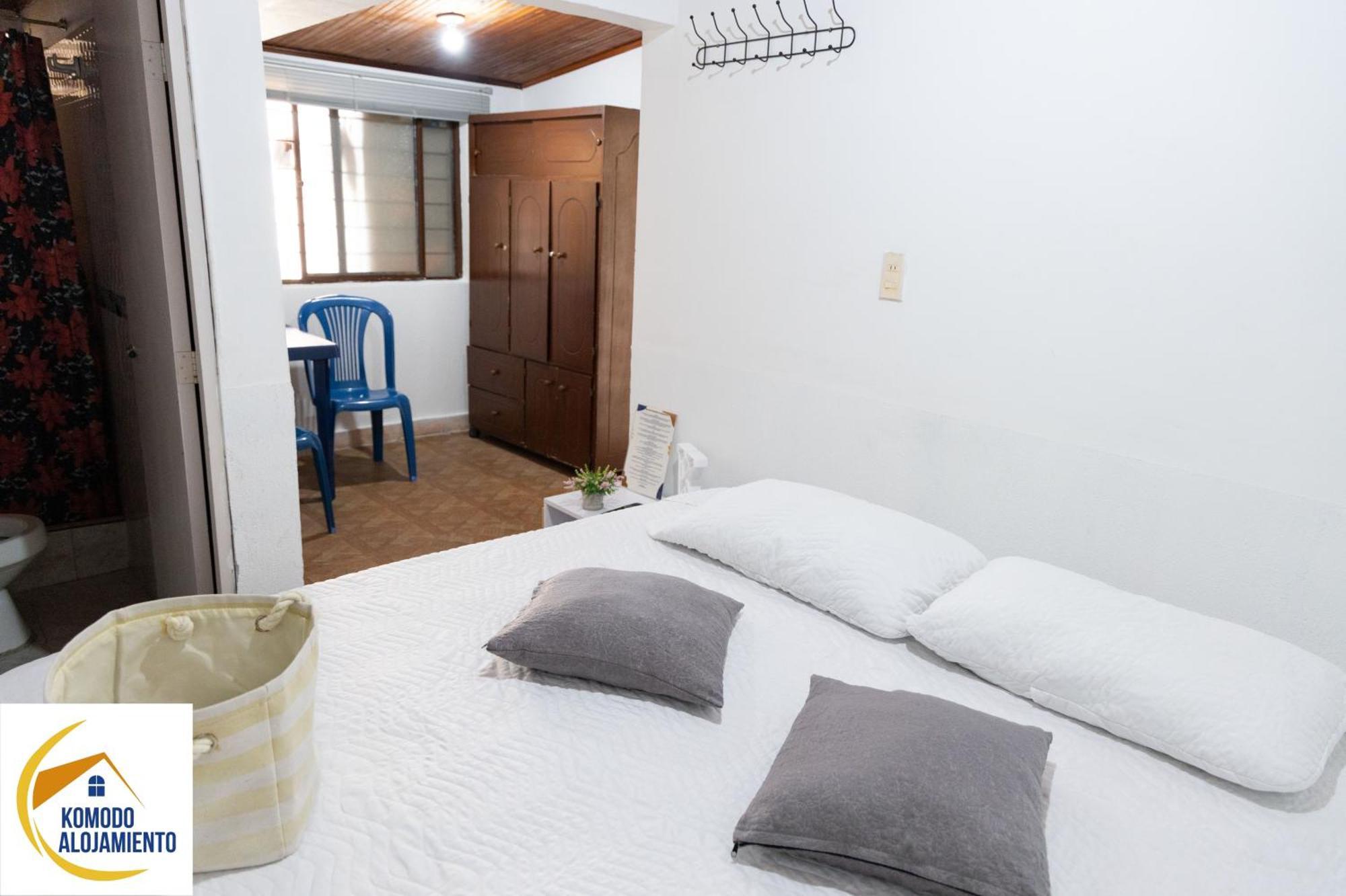 Komodo Alojamiento- Hostal Autoservicio - Ubicado Muy Cerca Al Centro Historico -Habitaciones Con Bano Privado, Wifi , Cama 2X2 Popayan Exteriör bild