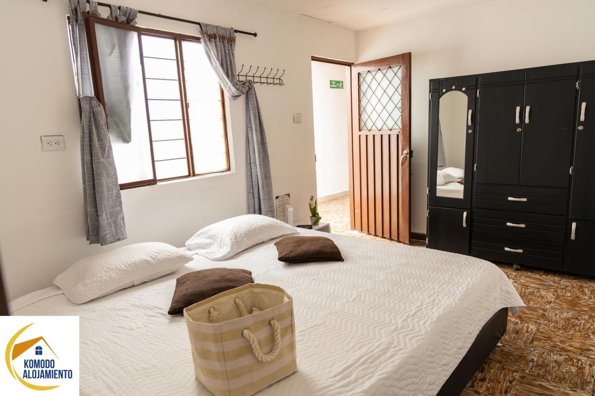 Komodo Alojamiento- Hostal Autoservicio - Ubicado Muy Cerca Al Centro Historico -Habitaciones Con Bano Privado, Wifi , Cama 2X2 Popayan Exteriör bild